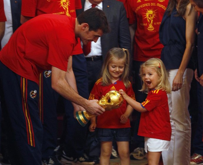 Iker Casillas con las Infantas Leonor y Sofía