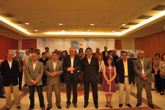 Candidatos BNG 2011, junto con Guillerme Vázquez (centro)