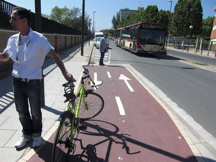 Los concejales del PP, en el carril bici de Obispo Fidel