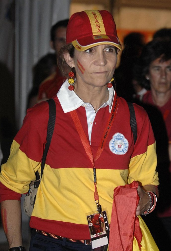 La Infanta Elena celebra la victoria de La Roja