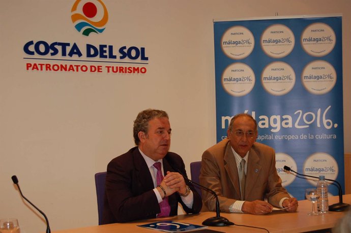 Pendón y López Cohard en la firma del convenio Málaga 2016