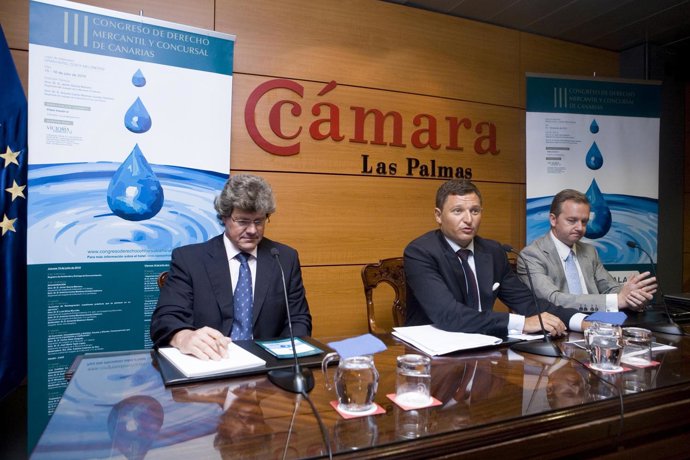 Juan José Cabrera, José Luis Losada y Carlos Martínez Uceda en la presentación d