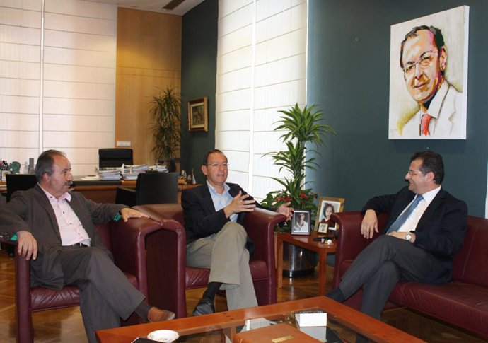 El alcalde de Murcia y el concejal Berberena durante la reunión con el decano-pr
