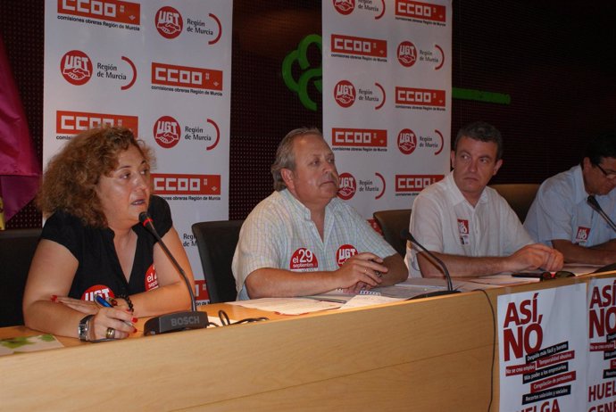 El secretario general de UGT en Murcia durante la asamblea