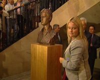 Ayuntamiento de Ermua instala un busto en homenaje a Miguel Ángel Blanco