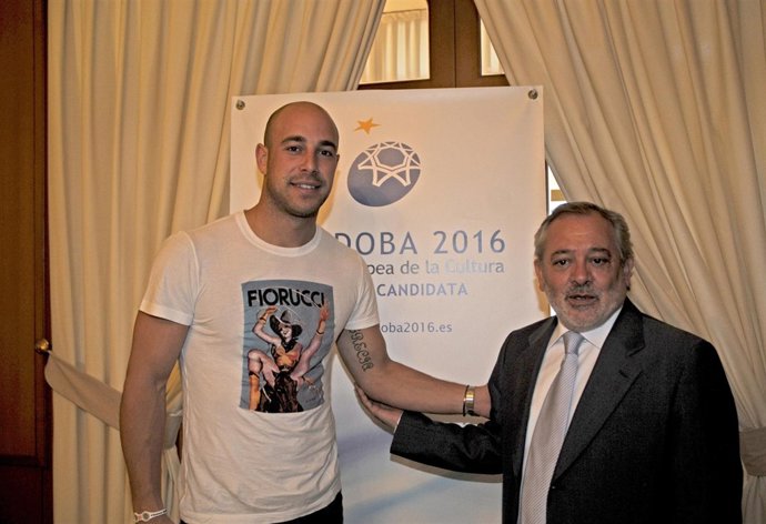 Pepe Reina con el alcalde de Córdoba