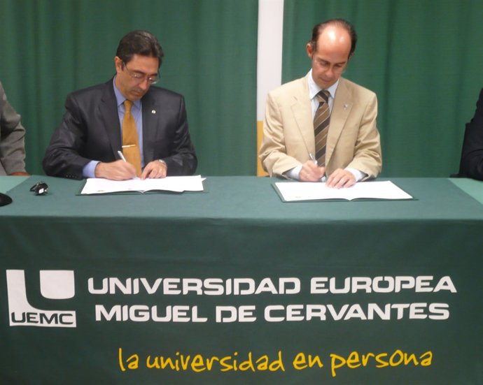 El presidente del Colegio Oficial de Odontólogos y Estomatólogos de la VIII Regi