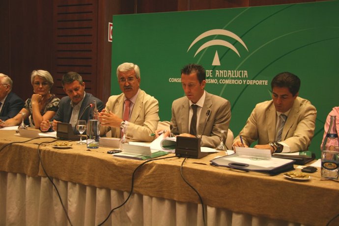 Junta presenta el borrador de la futura Ley de Deporte de Andalucía a las 61 fed