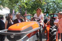 Cospedal dice que Zapatero "parece que no vive en España" por pensar que todo va "muy bien"