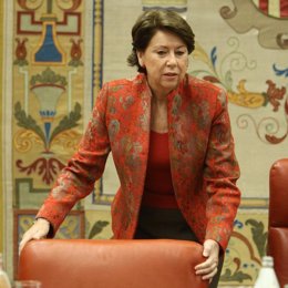 La ministra de Fomento Magdalena Álvarez en una comparecencia en el Congreso