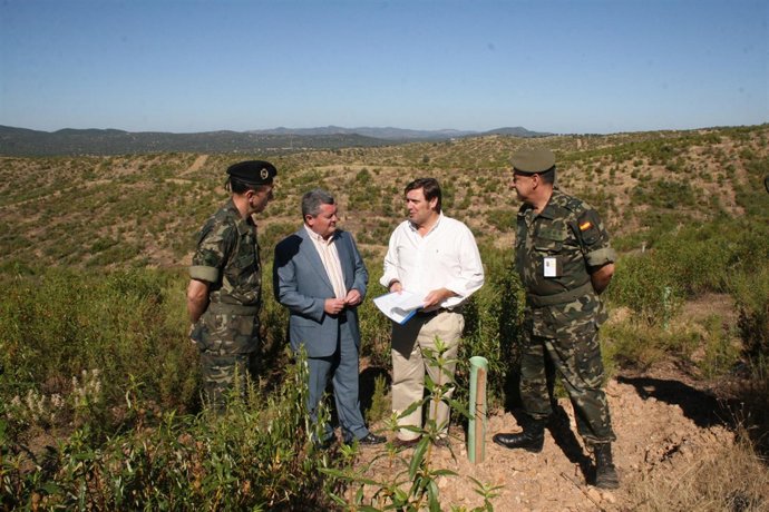 Un momento de la visita a la zona repoblada