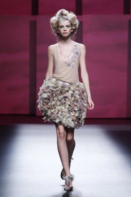 Una modelo del 080 Barcelona Fashion