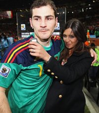 El beso de Iker Casillas y Sara Carbonero llega hasta la Familia Real