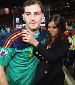 Iker Casillas y Sara Carbonero tras un partido