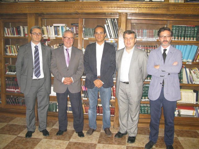 Manuel Estrada Sánchez director de la sede, Miguel Ángel Palacio García presiden