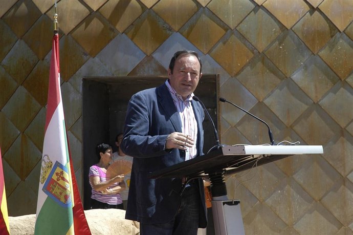 Pedro Sanz durante la inauguración del parque 'El Barranco Perdido' de Enciso