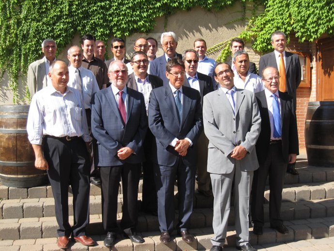 El consejero Aliaga firma un acuerdo con la D.O. Somontano