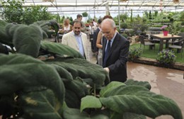 Alberto Larraz visita el Centro Especial de Empleo 'San Jorge' de Huesca 