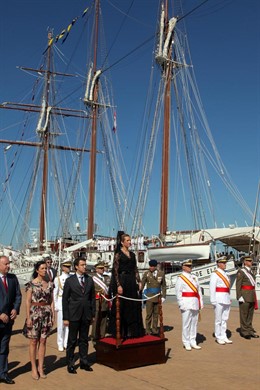 La infanta Elena en el acto de Vigo junto a Feijóo, Rojo y el delegado del Gobie