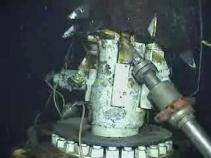 campana que cubre el vertido del crudo