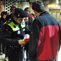 policia vigila botellon convocado foro de moncloa