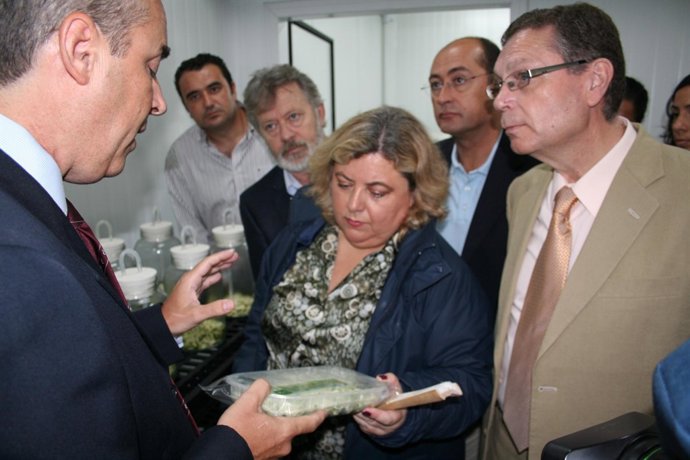 Aguilera visita el centro Ifapa de La Mojonera