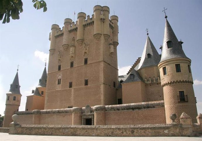Vista exterior del Alcázar de Segovia.