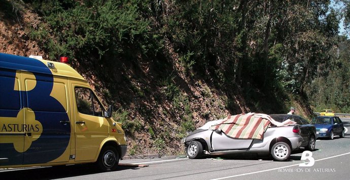 Accidente de tráfico en Tineo, Asturias