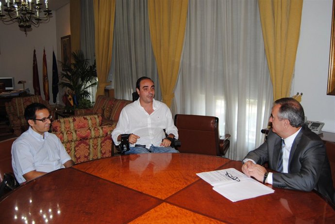 González Tovar se reúne con ASPAYM