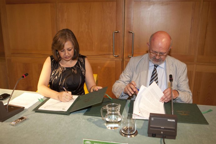 Firma de convenio entre la Alhambra y Orange