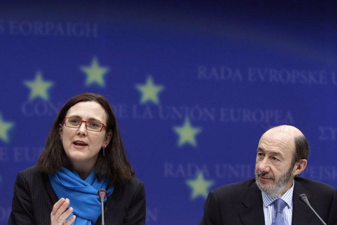 Rubalcaba con la comisaria de Interior de la UE, Cecilia Malmström