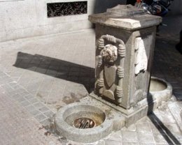 Una de las fuentes del barrio Universidad