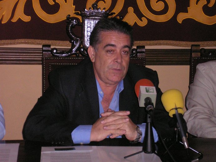 Francisco Bella, en rueda de prensa
