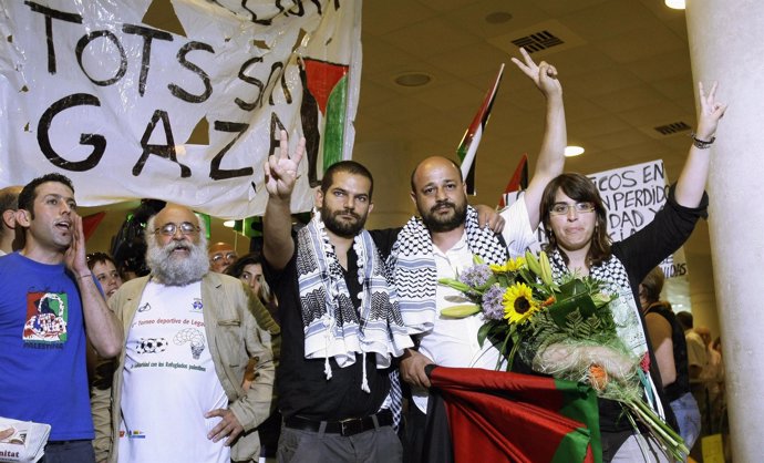 Los activistas de la flotilla solidaria llegan a Barcelona