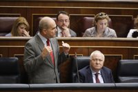 Chaves asegura que habrá "más competencias, derechos e instituciones catalanas" 