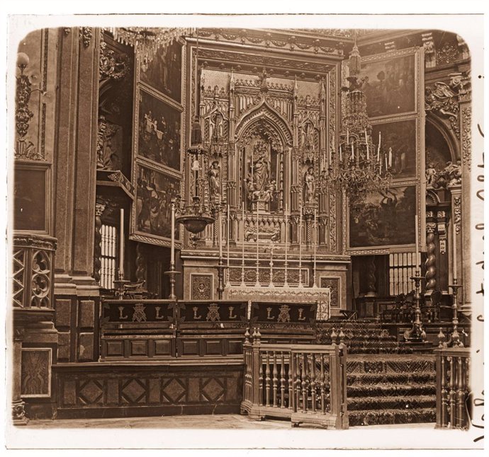 Fotografía de 1915 del retablo de cobre de la Catedral de Valencia destruido en 