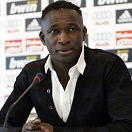 Recurso de Diarra (Real Madrid) en una rueda de prensa