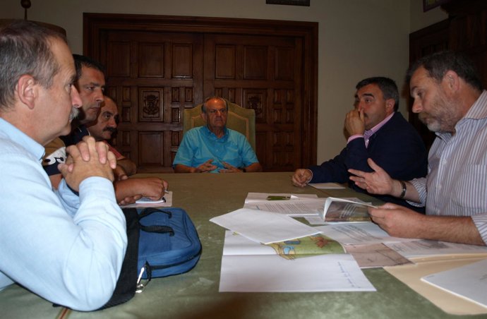 Duque con los afectados del PSIR del Bojar