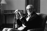 Sampedro lamenta que la situación de Garzón prueba que los intereses "priman" frente a los valores