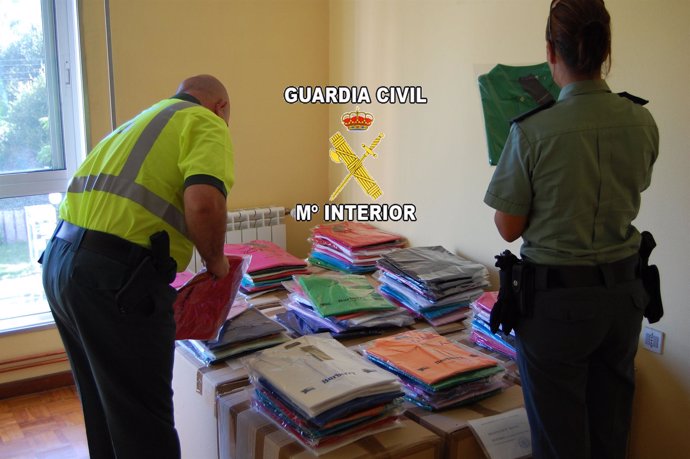 Material intervenido por la Guardia Civil en Mos.