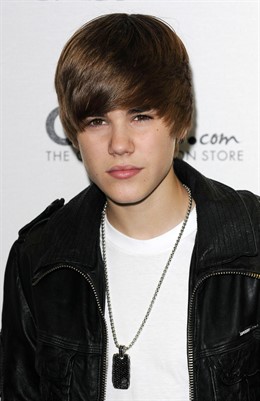 Justin Bieber defiende a las mujeres de su casa