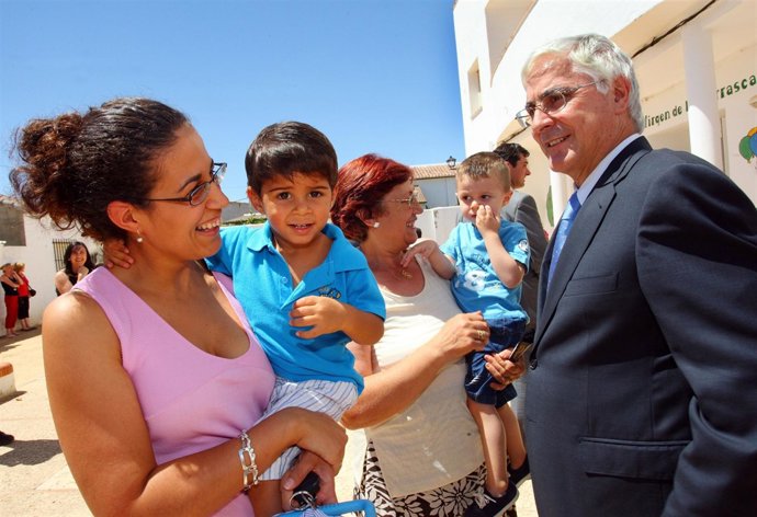 El presidente, durante la inauguración del Centro de Salud