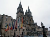 El Ayuntamiento aconseja aparcar fuera del centro y recuerda que las mochilas en el Obradoiro estarán prohibidas