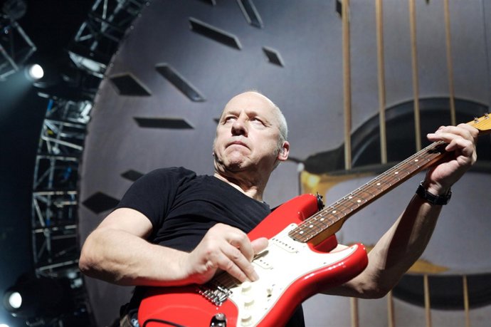 Mark Knopfler en acción