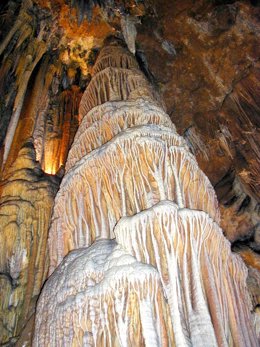 Imagen de la Cueva de Valporquero.