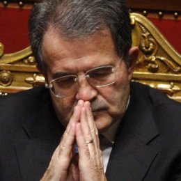 romano prodi primer ministro italia pierde confianza senado