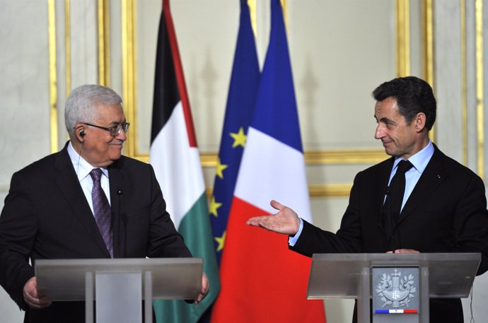 Mahmud Abbas y Nicolas Sarkozy