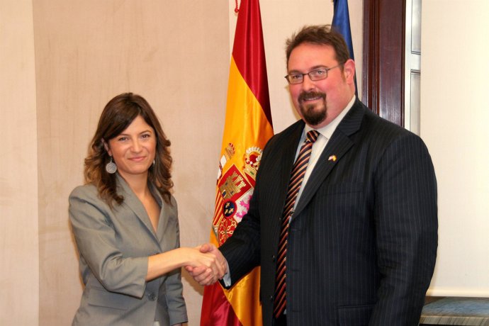 Reunión entre la ministra de Igualdad, Bibiana Aído, y el Embajador estadouniden