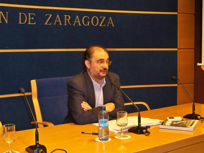 Javier Lambán, presidente de la Diputación Provincial de Zaragoza y secretario g