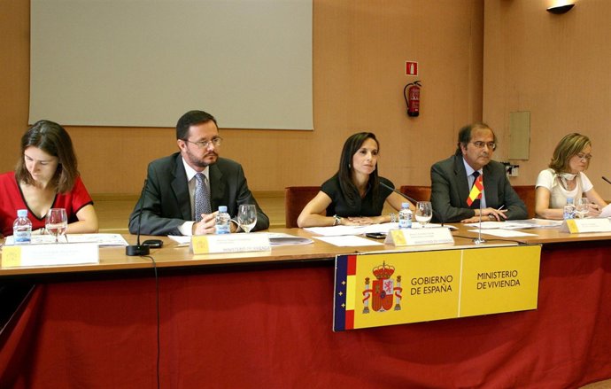 Corredor durante la Conferencia Sectorial de Vivienda